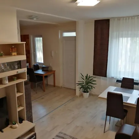 Tagas Az Egyetem Szomszedsagaban Apartmán *