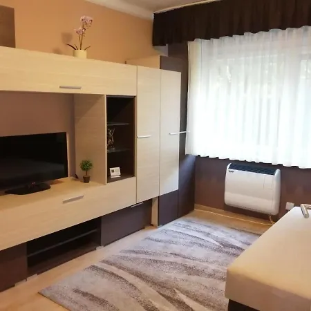 Apartmán Tagas Az Egyetem Szomszedsagaban Segedín